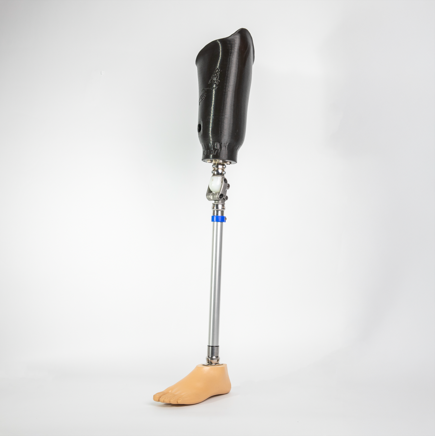 قدم فوق مفصل الركبة